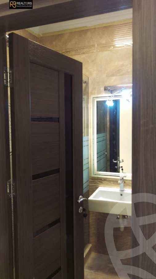 https://aqarmap.com.eg/en/listing/5199760-for-sale-cairo-el-sheikh-zayed-city-el-hay-eltaseaa
