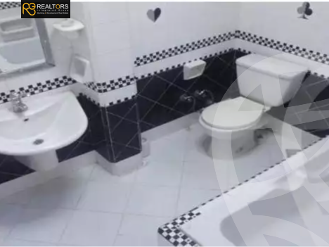 https://aqarmap.com.eg/ar/listing/5210426-for-sale-cairo-shoubra-corniche-el-nile-st