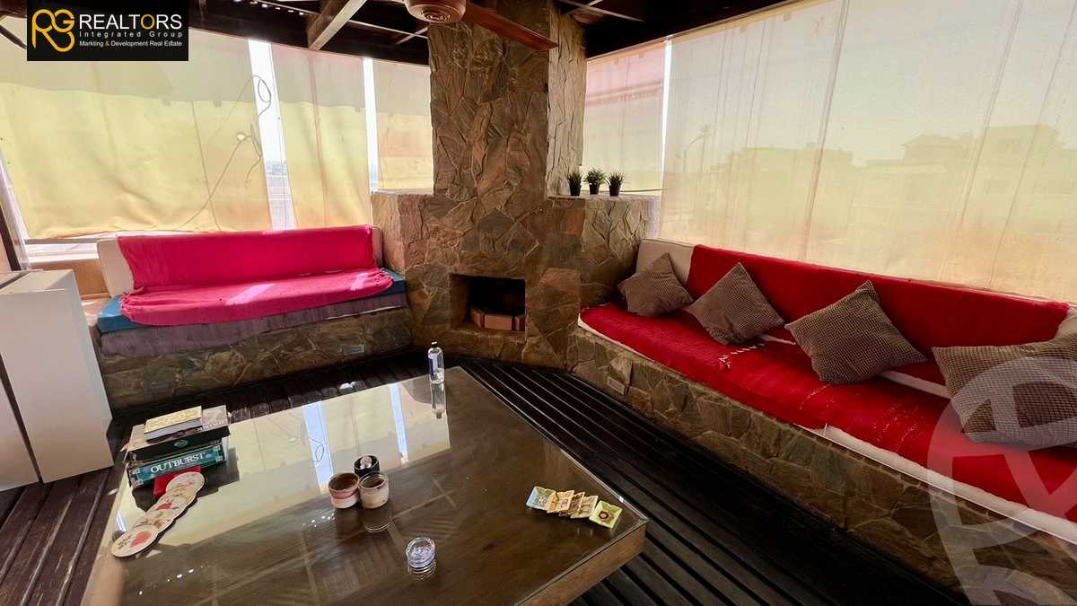 https://aqarmap.com.eg/en/listing/5224303-for-sale-cairo-6th-of-october-compounds-royal-hills