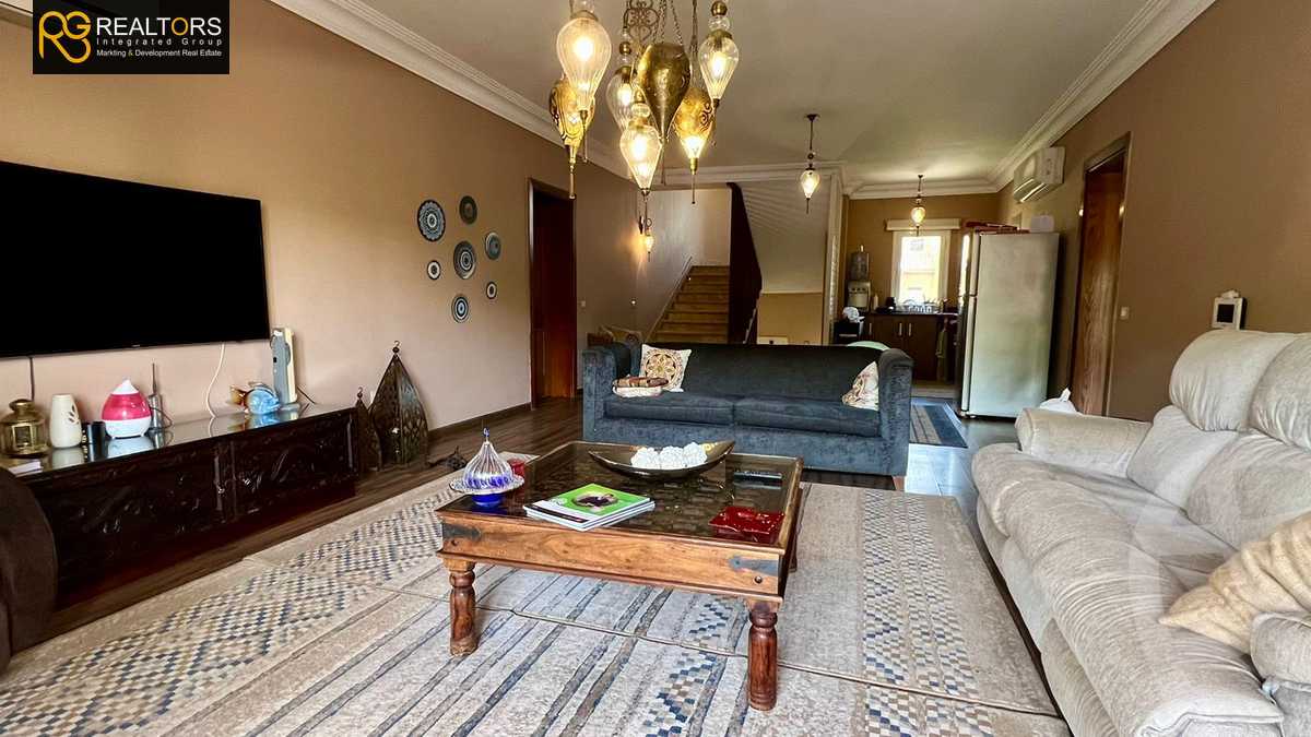 https://aqarmap.com.eg/en/listing/5224303-for-sale-cairo-6th-of-october-compounds-royal-hills