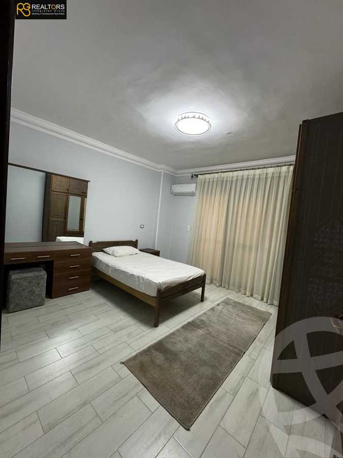 https://aqarmap.com.eg/en/listing/5335761-for-rent-cairo-el-sheikh-zayed-city-compounds-el-khamayel