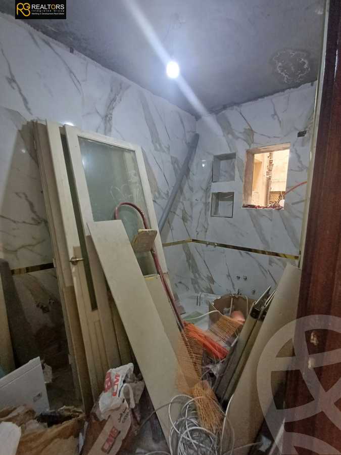 https://aqarmap.com.eg/en/listing/5335904-for-sale-cairo-el-sheikh-zayed-city-compounds-el-khamayel
