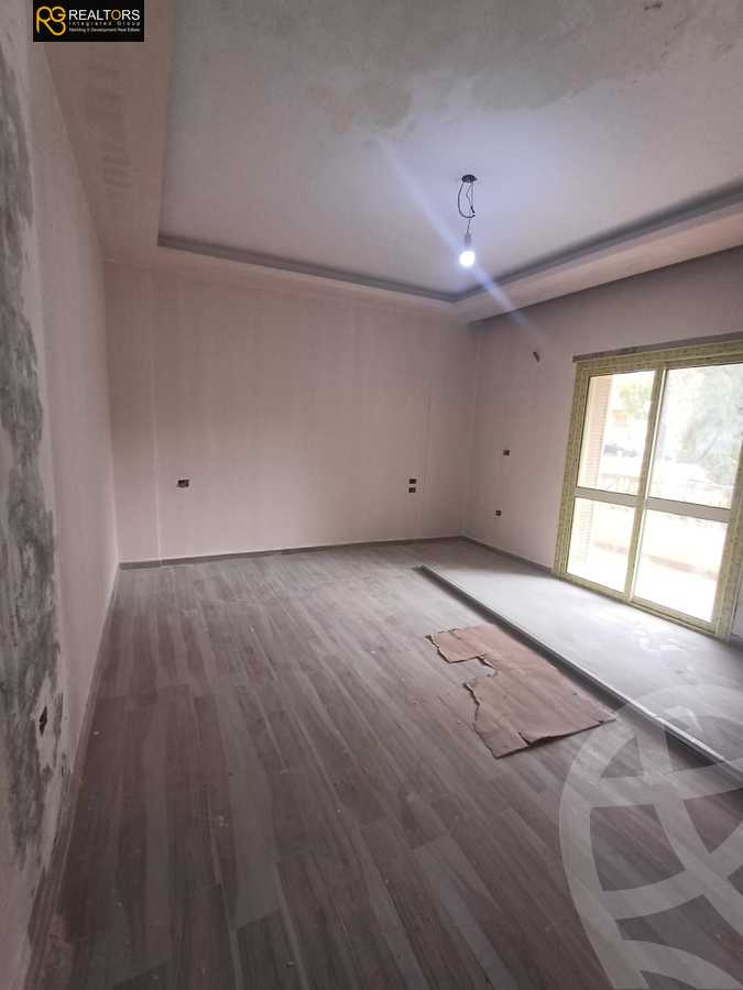 https://aqarmap.com.eg/en/listing/5335904-for-sale-cairo-el-sheikh-zayed-city-compounds-el-khamayel