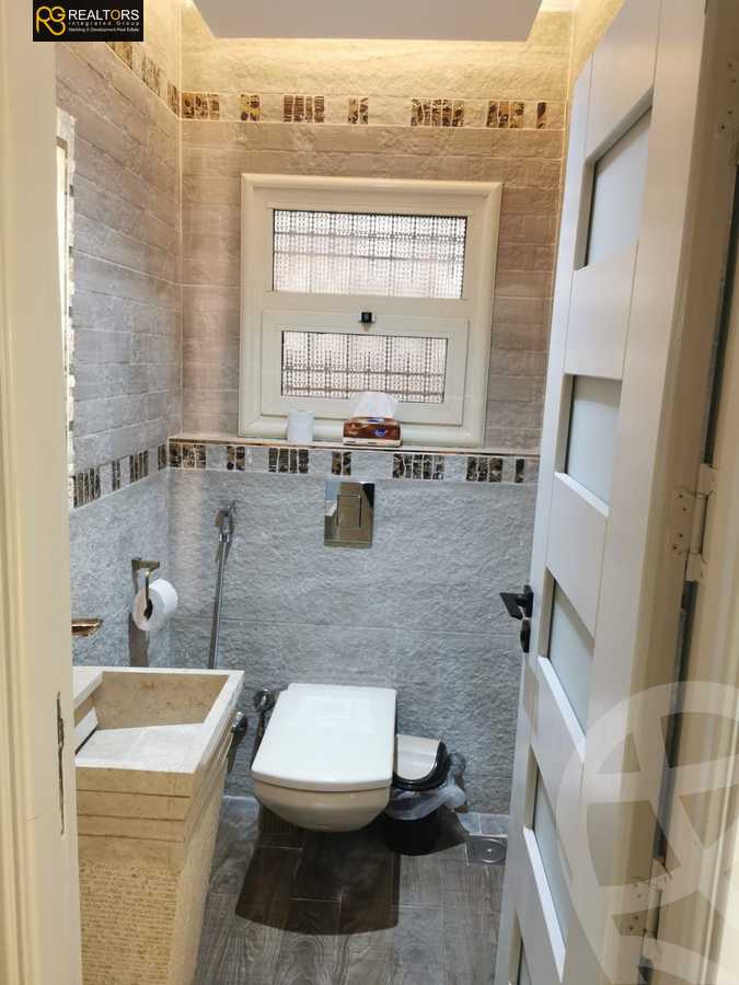 https://aqarmap.com.eg/en/listing/5336301-for-sale-cairo-el-sheikh-zayed-city-compounds