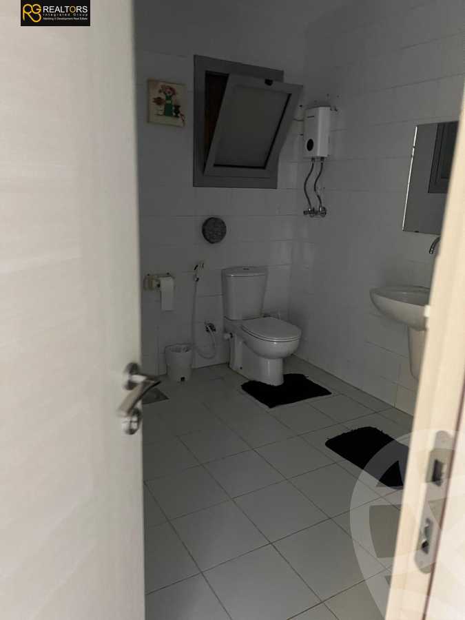 https://aqarmap.com.eg/en/listing/5336448-for-sale-cairo-el-sheikh-zayed-city-compounds-el-khamayel