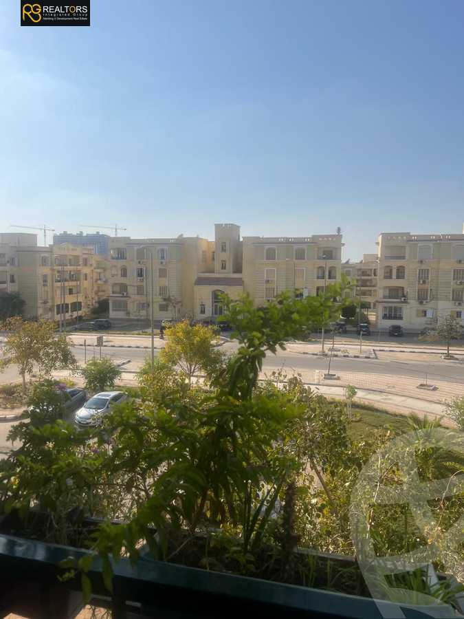 https://aqarmap.com.eg/en/listing/5336448-for-sale-cairo-el-sheikh-zayed-city-compounds-el-khamayel
