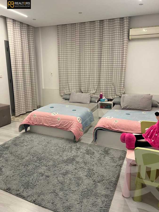 https://aqarmap.com.eg/en/listing/5336448-for-sale-cairo-el-sheikh-zayed-city-compounds-el-khamayel