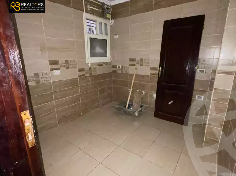 https://aqarmap.com.eg/en/listing/5336528-for-sale-cairo-el-sheikh-zayed-city-compounds-jn-1