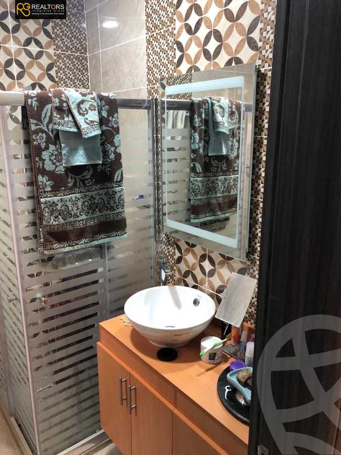 https://aqarmap.com.eg/ar/listing/5337012-for-rent-cairo-el-sheikh-zayed-city-compounds-jn-1