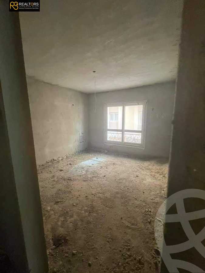 https://aqarmap.com.eg/en/listing/5337099-for-sale-cairo-el-sheikh-zayed-city-compounds-el-khamayel