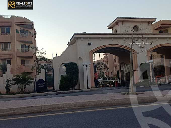 https://aqarmap.com.eg/ar/listing/5337300-for-sale-cairo-el-sheikh-zayed-city-compounds