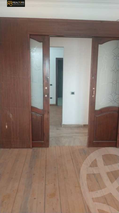 https://aqarmap.com.eg/ar/listing/5337775-for-sale-cairo-el-sheikh-zayed-city-compounds-zayed-2000
