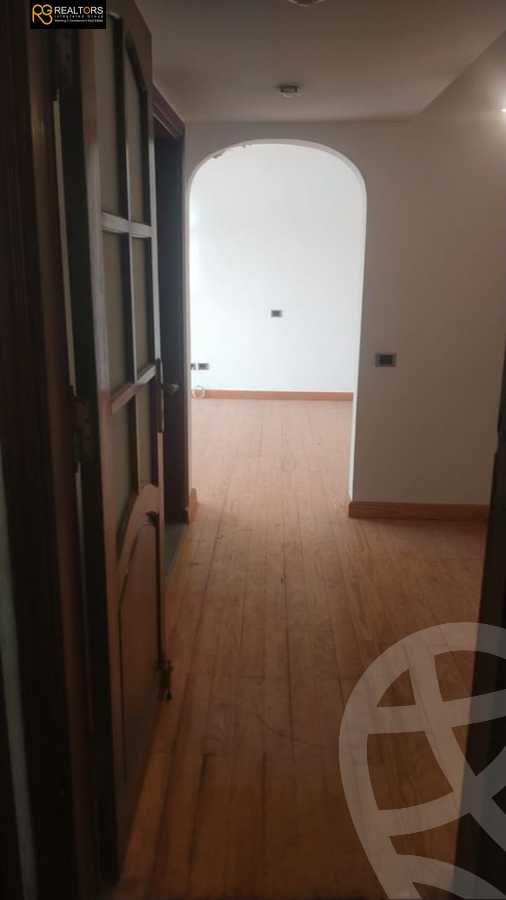 https://aqarmap.com.eg/ar/listing/5337775-for-sale-cairo-el-sheikh-zayed-city-compounds-zayed-2000