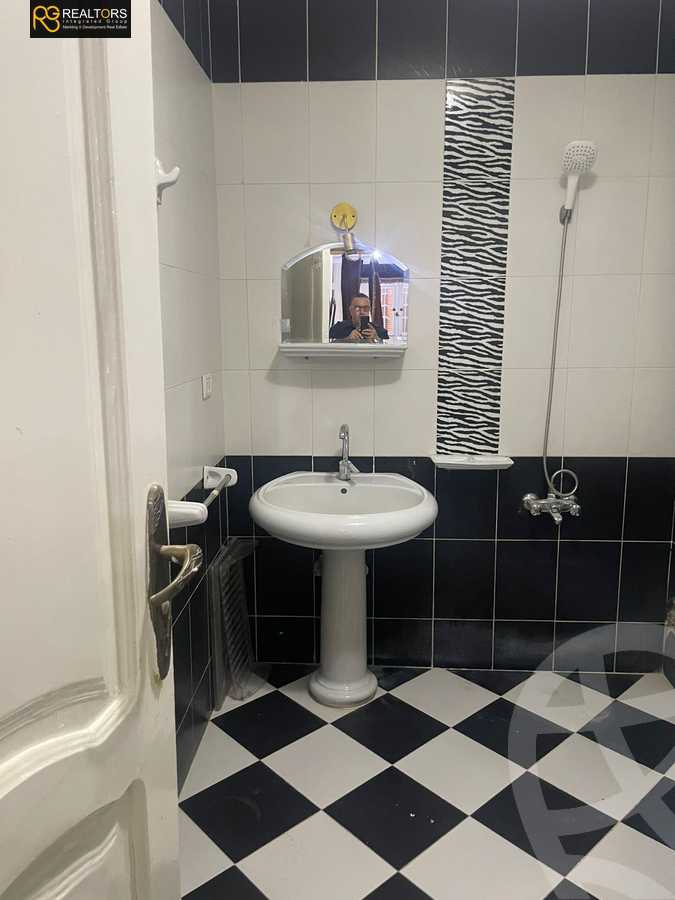 https://aqarmap.com.eg/en/listing/5348760-for-rent-cairo-6th-of-october-el-ahyaa-neighborhood-2nd-divided-from-al-kafrawei-st