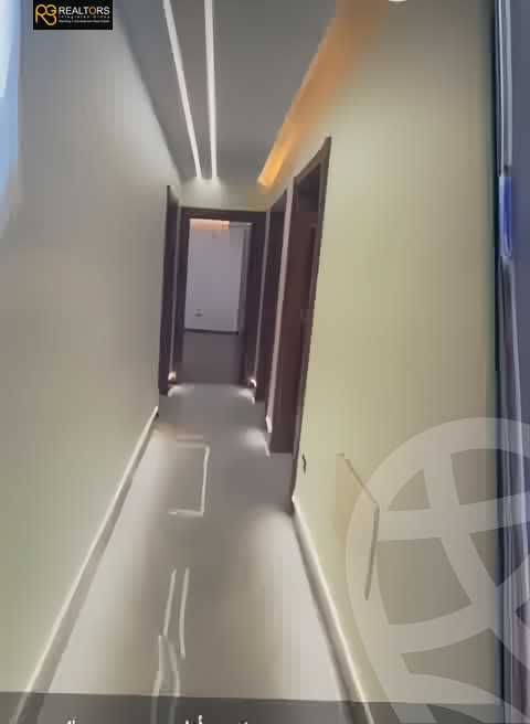 https://aqarmap.com.eg/en/listing/5406308-for-sale-cairo-el-sheikh-zayed-city-compounds-el-khamayel