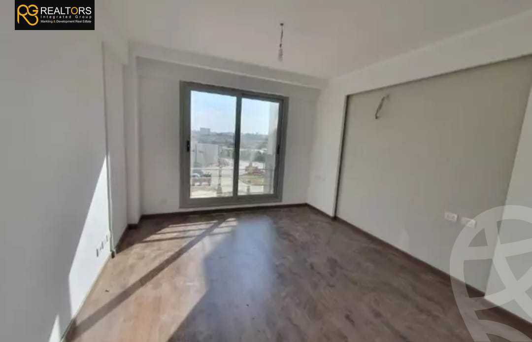 https://aqarmap.com.eg/en/listing/5406471-for-sale-cairo-6th-of-october-compounds-palm-parks
