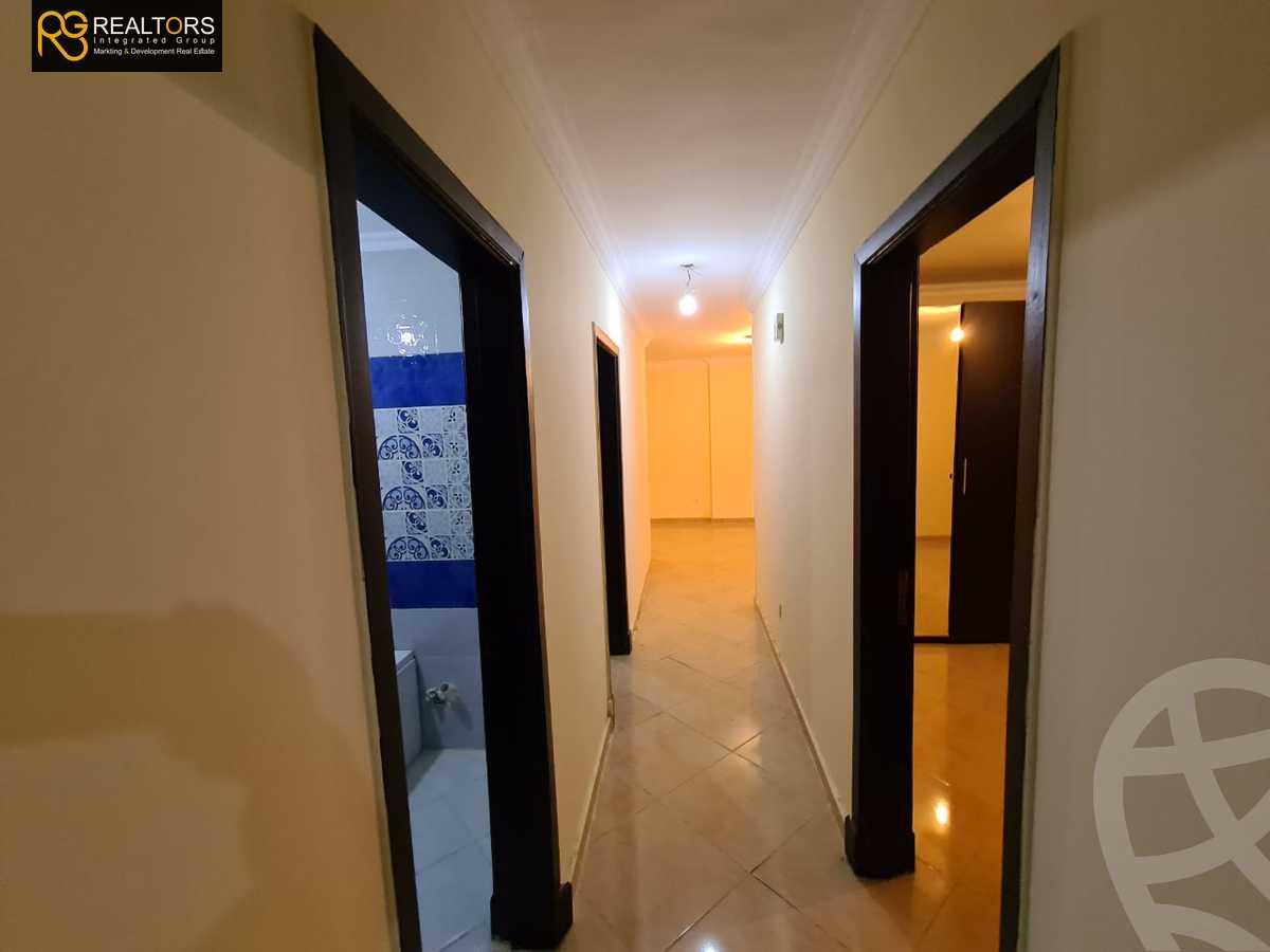 https://aqarmap.com.eg/en/listing/5408761-for-sale-cairo-el-sheikh-zayed-city-compounds-dr-msr