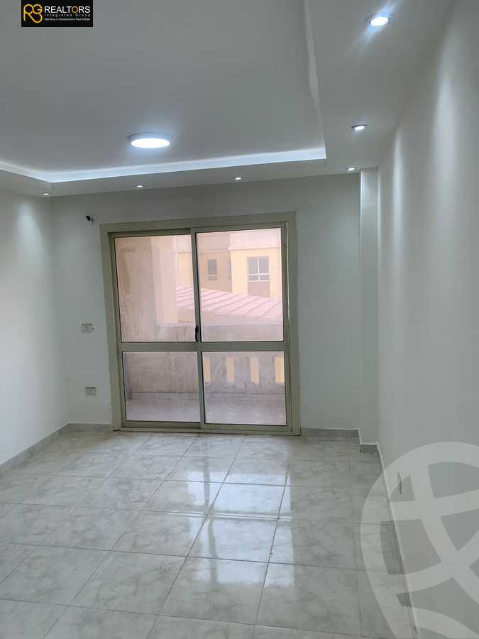 https://aqarmap.com.eg/ar/listing/5446830-for-sale-cairo-6th-of-october-hadaeq-october-kmbwnd-fy-hdyq-ktwbr-degla-gardens