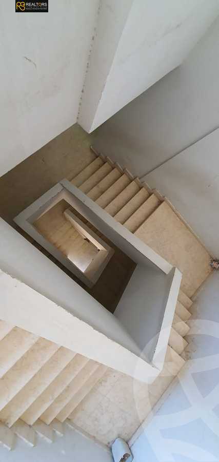 https://aqarmap.com.eg/en/listing/5478432-for-sale-cairo-el-sheikh-zayed-city-alex-cairo-desert-road
