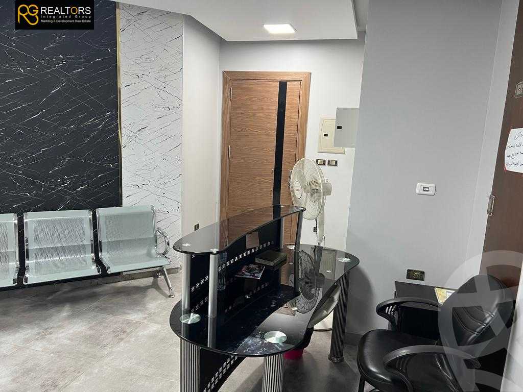 https://aqarmap.com.eg/en/listing/5478682-for-sale-cairo-el-sheikh-zayed-city-compounds-el-khamayel