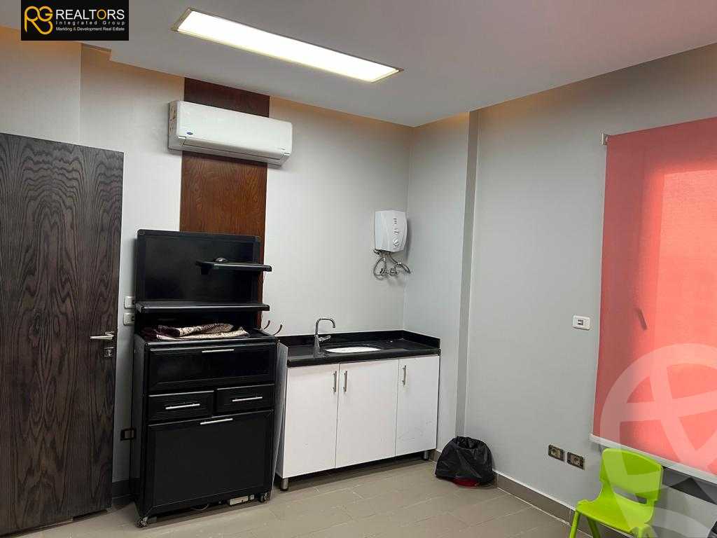 https://aqarmap.com.eg/en/listing/5478682-for-sale-cairo-el-sheikh-zayed-city-compounds-el-khamayel
