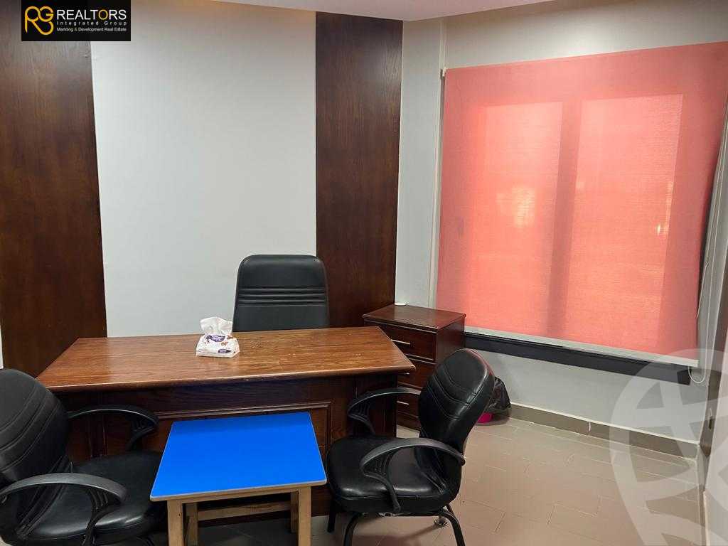 https://aqarmap.com.eg/en/listing/5478682-for-sale-cairo-el-sheikh-zayed-city-compounds-el-khamayel