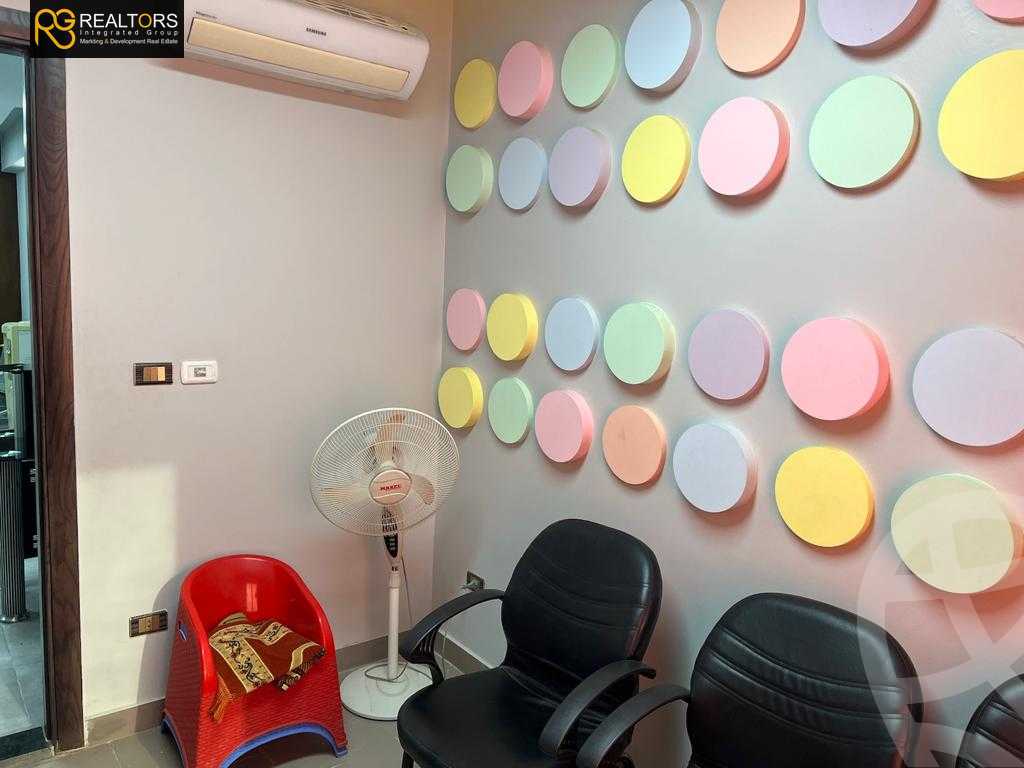 https://aqarmap.com.eg/en/listing/5478682-for-sale-cairo-el-sheikh-zayed-city-compounds-el-khamayel