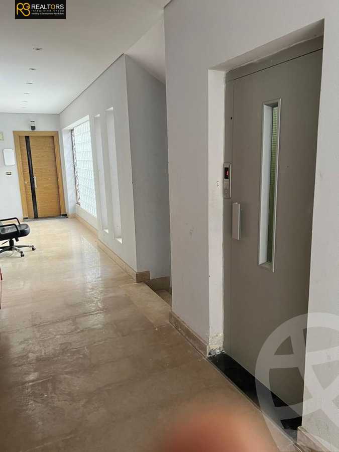 https://aqarmap.com.eg/en/listing/5478682-for-sale-cairo-el-sheikh-zayed-city-compounds-el-khamayel