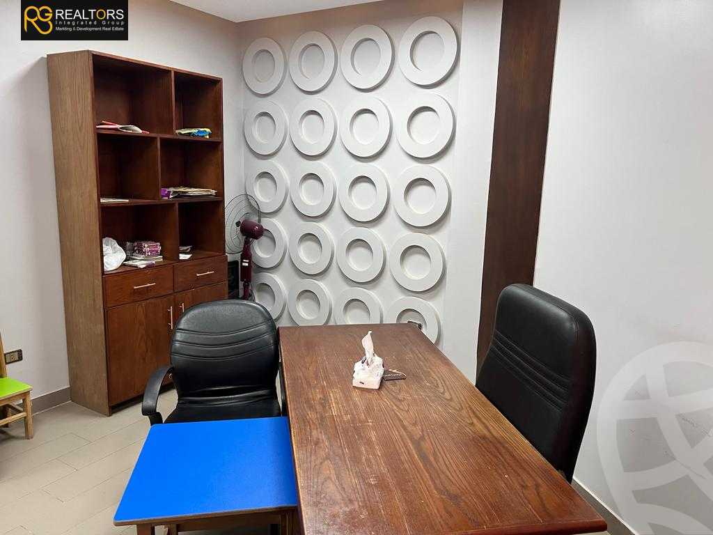 https://aqarmap.com.eg/en/listing/5478682-for-sale-cairo-el-sheikh-zayed-city-compounds-el-khamayel