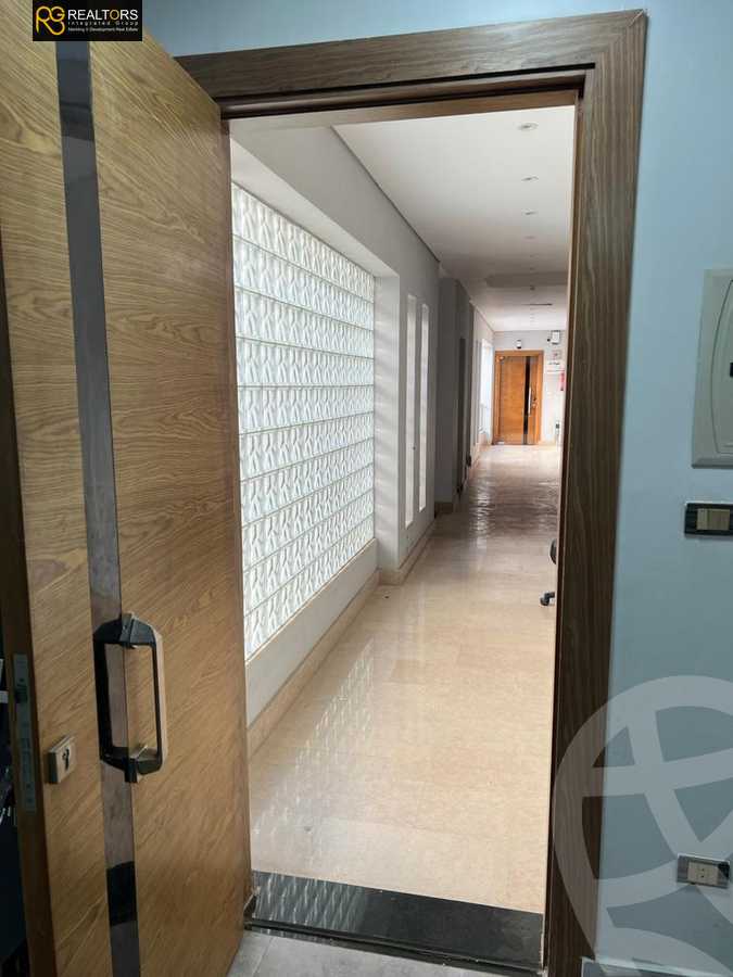 https://aqarmap.com.eg/en/listing/5478682-for-sale-cairo-el-sheikh-zayed-city-compounds-el-khamayel