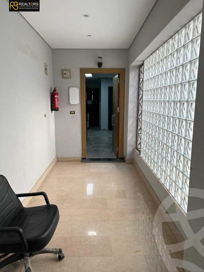 https://aqarmap.com.eg/en/listing/5478682-for-sale-cairo-el-sheikh-zayed-city-compounds-el-khamayel