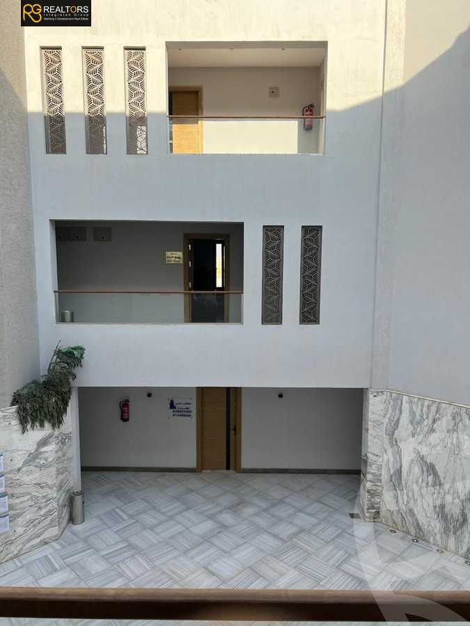 https://aqarmap.com.eg/en/listing/5478682-for-sale-cairo-el-sheikh-zayed-city-compounds-el-khamayel