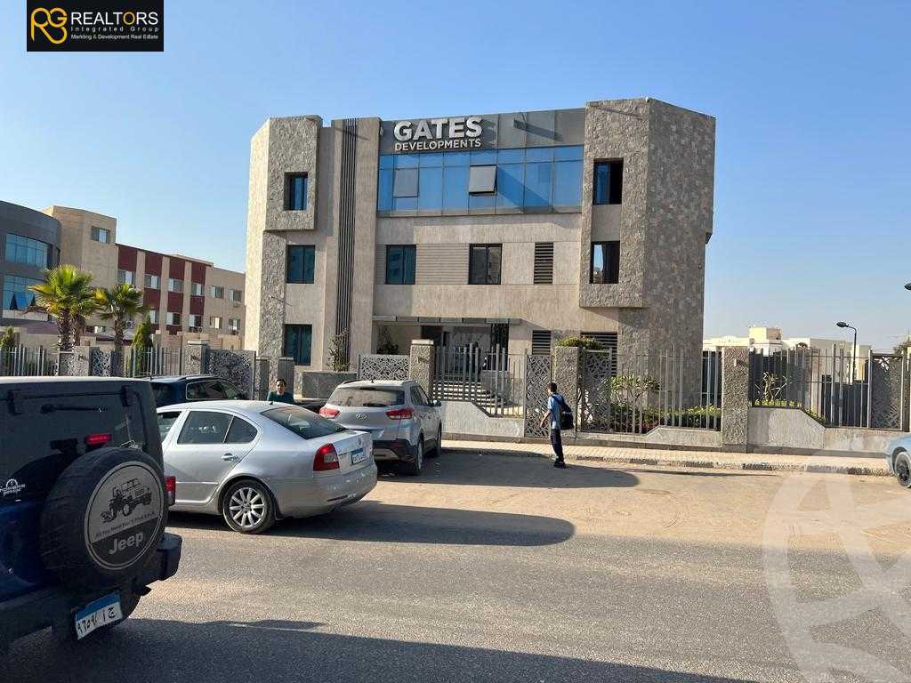 https://aqarmap.com.eg/en/listing/5478682-for-sale-cairo-el-sheikh-zayed-city-compounds-el-khamayel
