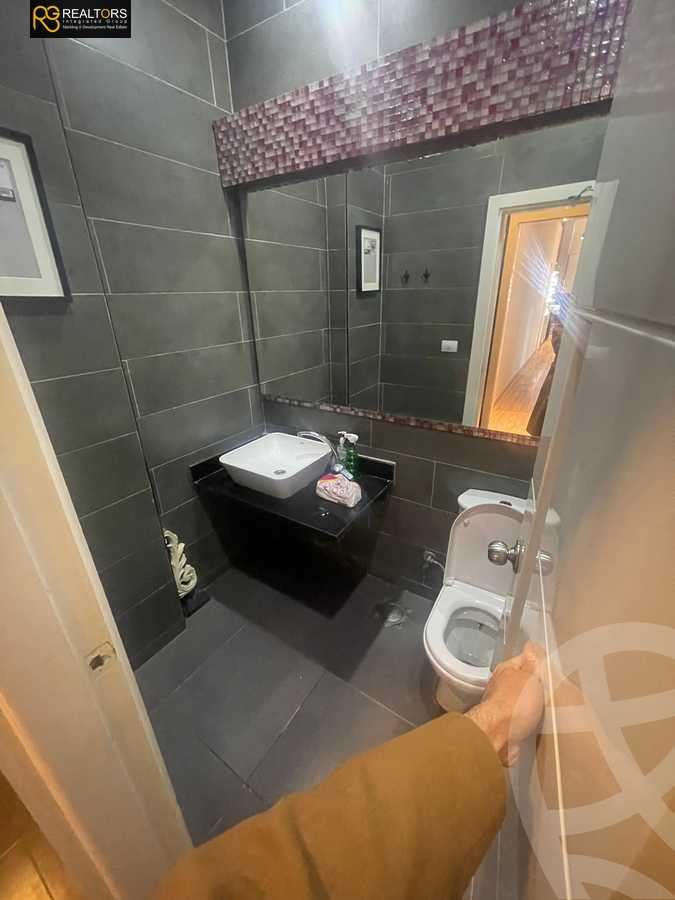 https://aqarmap.com.eg/ar/listing/5478761-for-sale-cairo-el-sheikh-zayed-city-compounds-beverly-hills