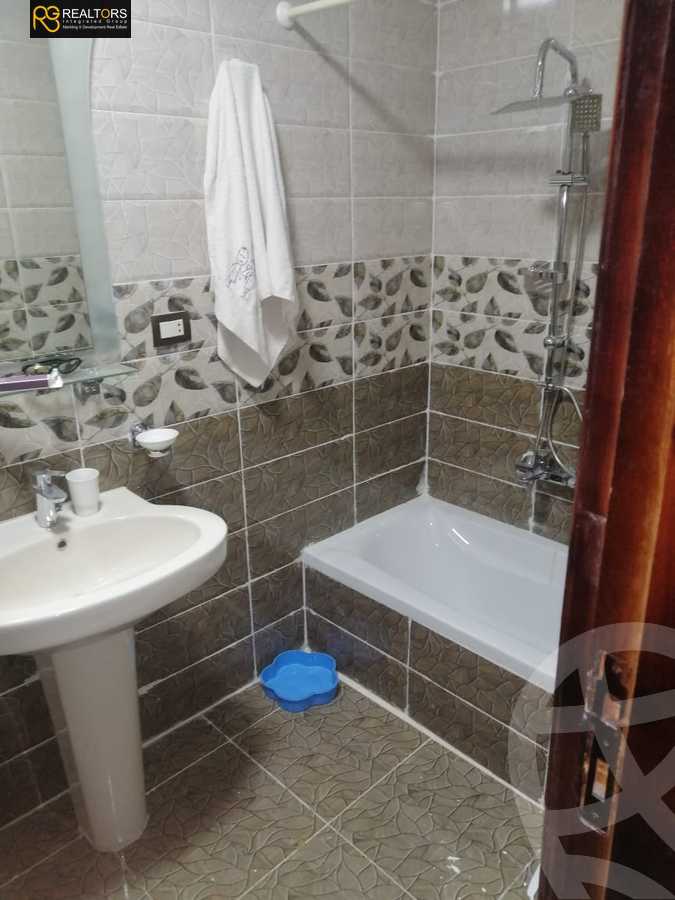 https://aqarmap.com.eg/en/listing/5508536-for-sale-cairo-el-sheikh-zayed-city-compounds-el-yasmeen-compound