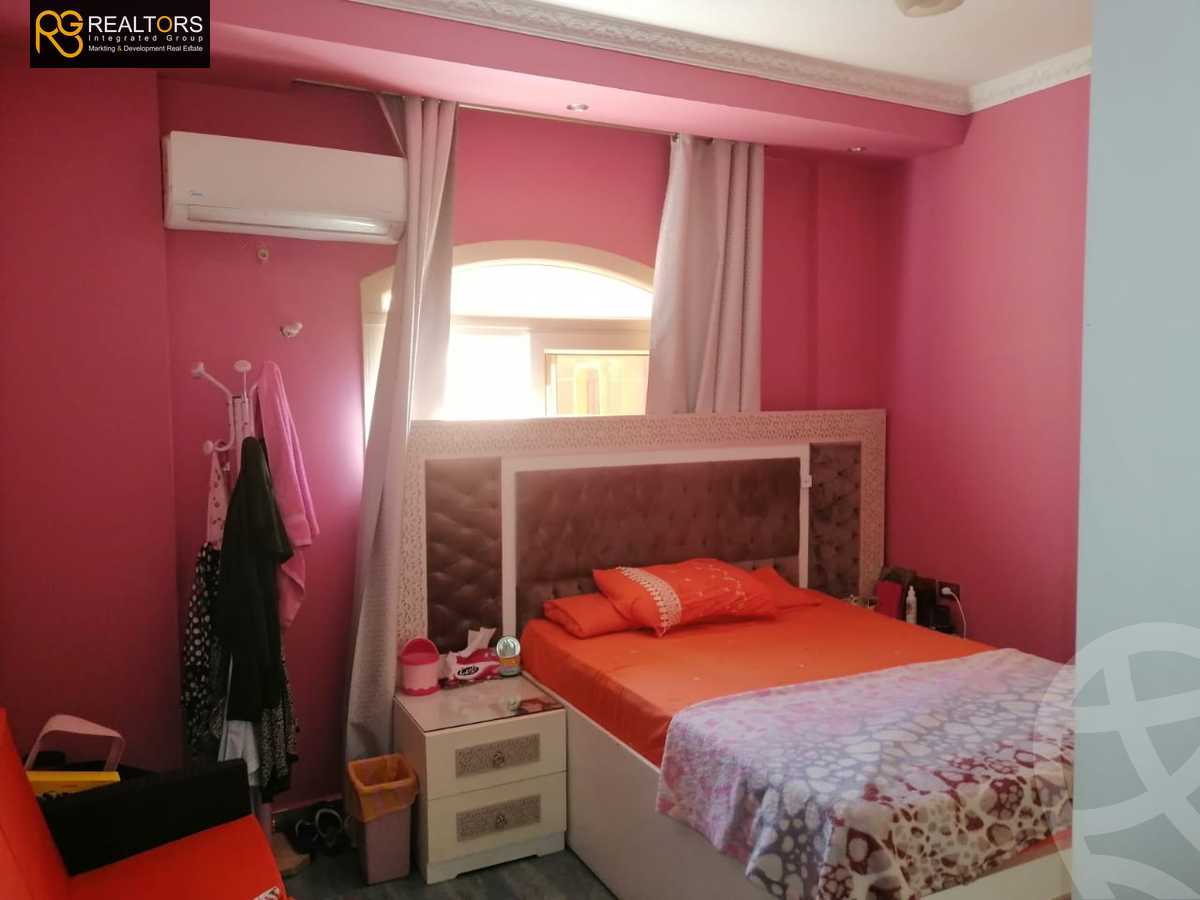 https://aqarmap.com.eg/en/listing/5508536-for-sale-cairo-el-sheikh-zayed-city-compounds-el-yasmeen-compound