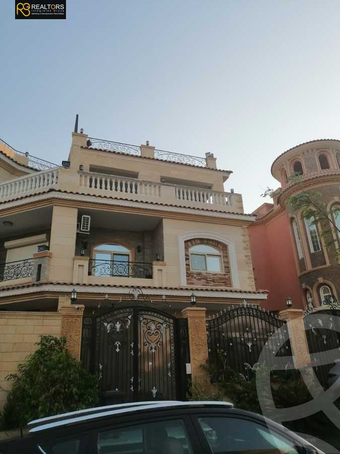 https://aqarmap.com.eg/en/listing/5508536-for-sale-cairo-el-sheikh-zayed-city-compounds-el-yasmeen-compound