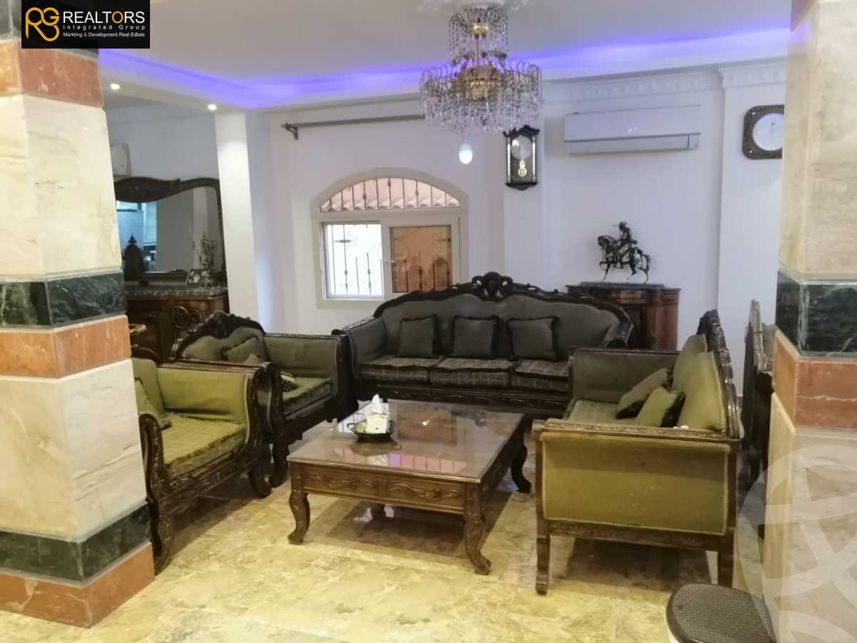 https://aqarmap.com.eg/en/listing/5508536-for-sale-cairo-el-sheikh-zayed-city-compounds-el-yasmeen-compound