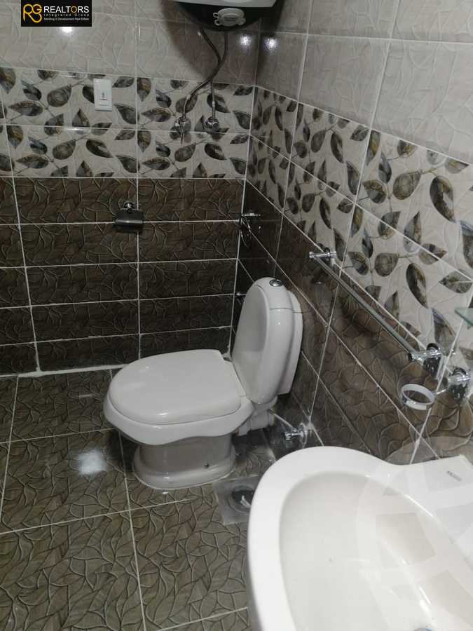 https://aqarmap.com.eg/en/listing/5508536-for-sale-cairo-el-sheikh-zayed-city-compounds-el-yasmeen-compound