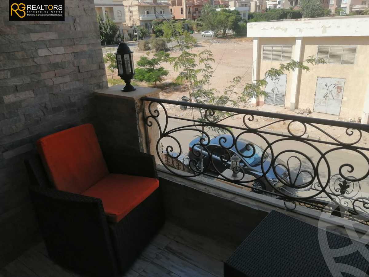 https://aqarmap.com.eg/en/listing/5508536-for-sale-cairo-el-sheikh-zayed-city-compounds-el-yasmeen-compound