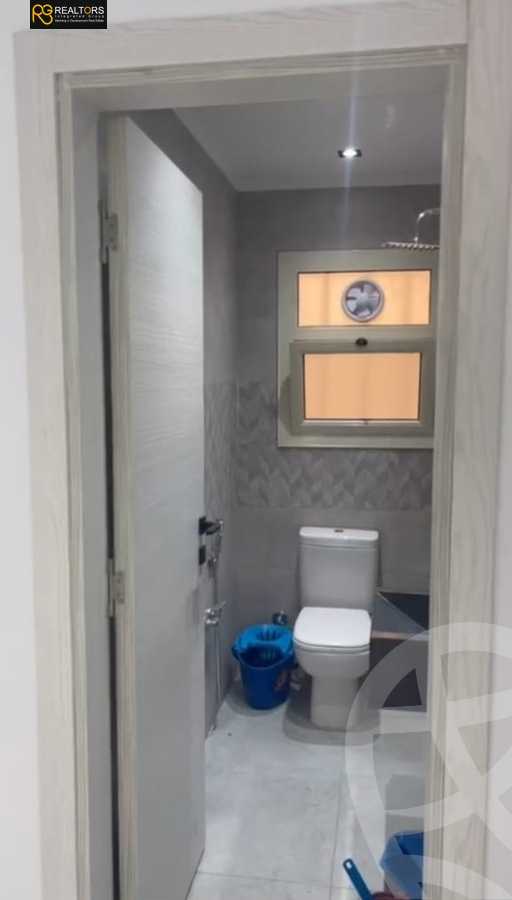 https://aqarmap.com.eg/en/listing/5509761-for-sale-cairo-el-sheikh-zayed-city-compounds-el-khamayel