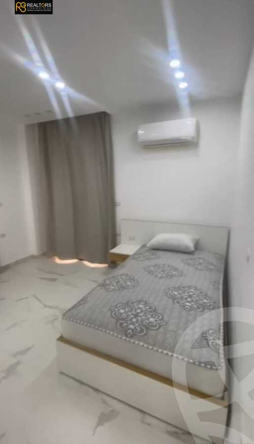 https://aqarmap.com.eg/en/listing/5509761-for-sale-cairo-el-sheikh-zayed-city-compounds-el-khamayel