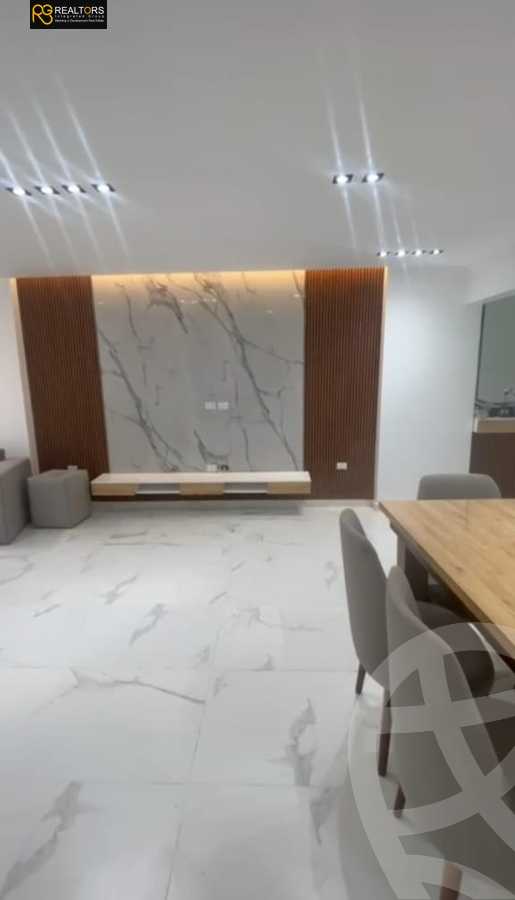 https://aqarmap.com.eg/en/listing/5509761-for-sale-cairo-el-sheikh-zayed-city-compounds-el-khamayel