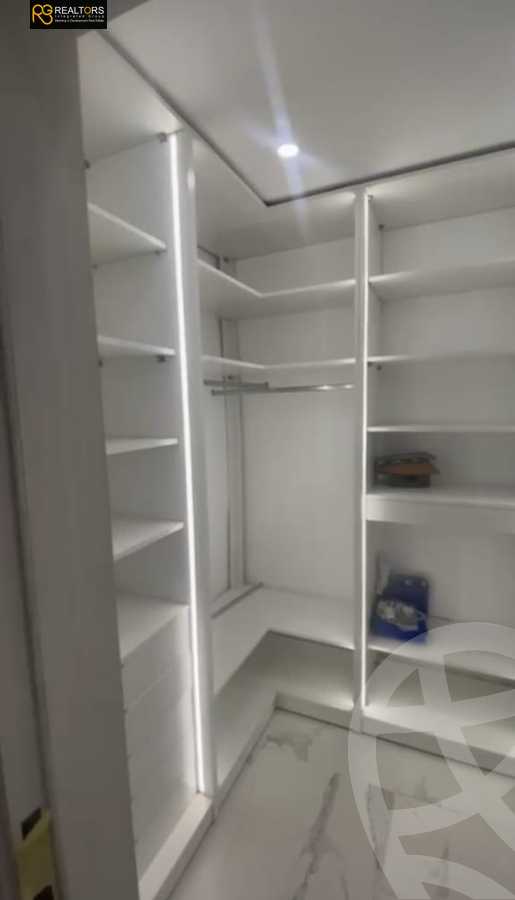https://aqarmap.com.eg/en/listing/5509761-for-sale-cairo-el-sheikh-zayed-city-compounds-el-khamayel