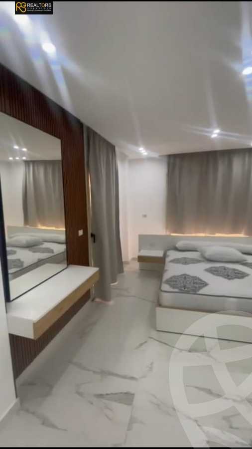 https://aqarmap.com.eg/en/listing/5509761-for-sale-cairo-el-sheikh-zayed-city-compounds-el-khamayel