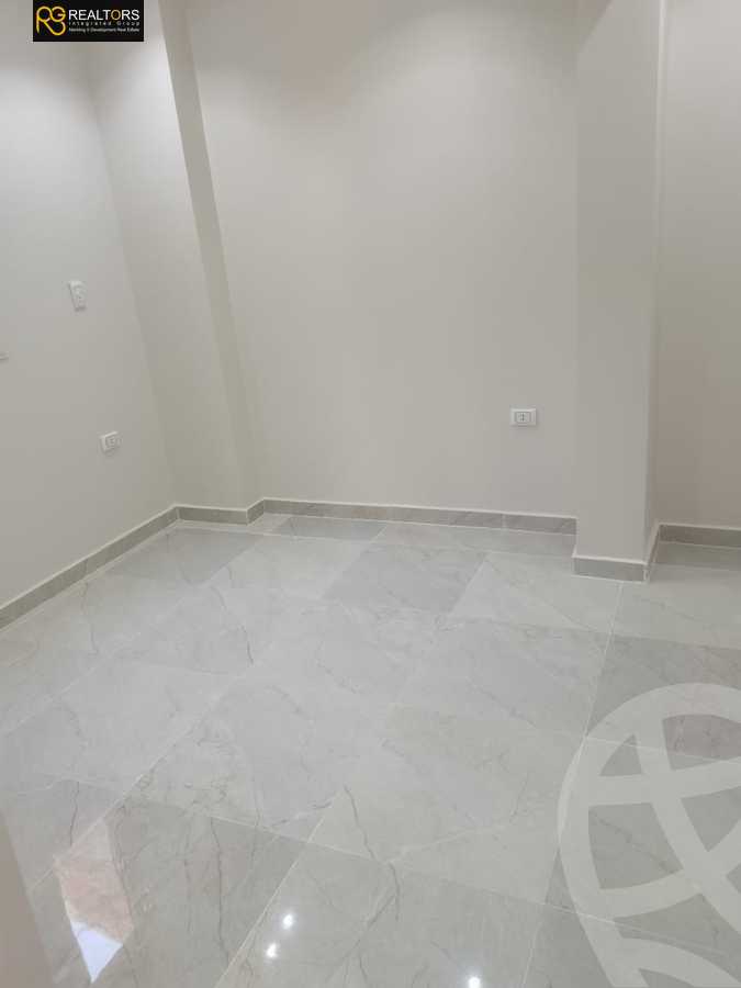 https://aqarmap.com.eg/en/listing/5510236-for-sale-cairo-6th-of-october-el-ahyaa-neighborhood-3rd-al-hay-al-thalith-st