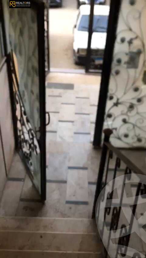 https://aqarmap.com.eg/en/listing/5510335-for-sale-cairo-6th-of-october-el-ahyaa-neighborhood-2nd-divided-from-al-kafrawei-st