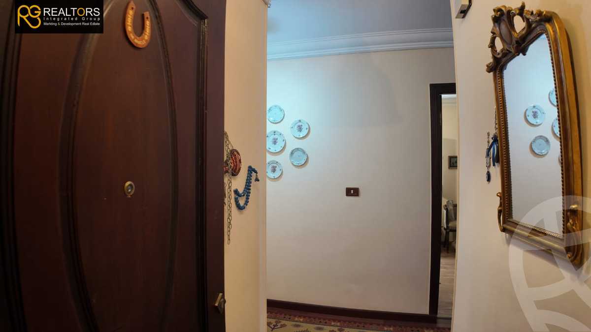 https://aqarmap.com.eg/en/listing/5510384-for-sale-cairo-6th-of-october-el-ahyaa-neighborhood-2nd-divided-from-al-kafrawei-st