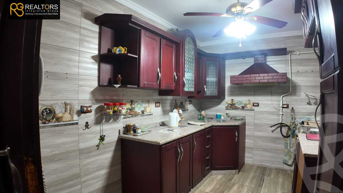 https://aqarmap.com.eg/en/listing/5510384-for-sale-cairo-6th-of-october-el-ahyaa-neighborhood-2nd-divided-from-al-kafrawei-st