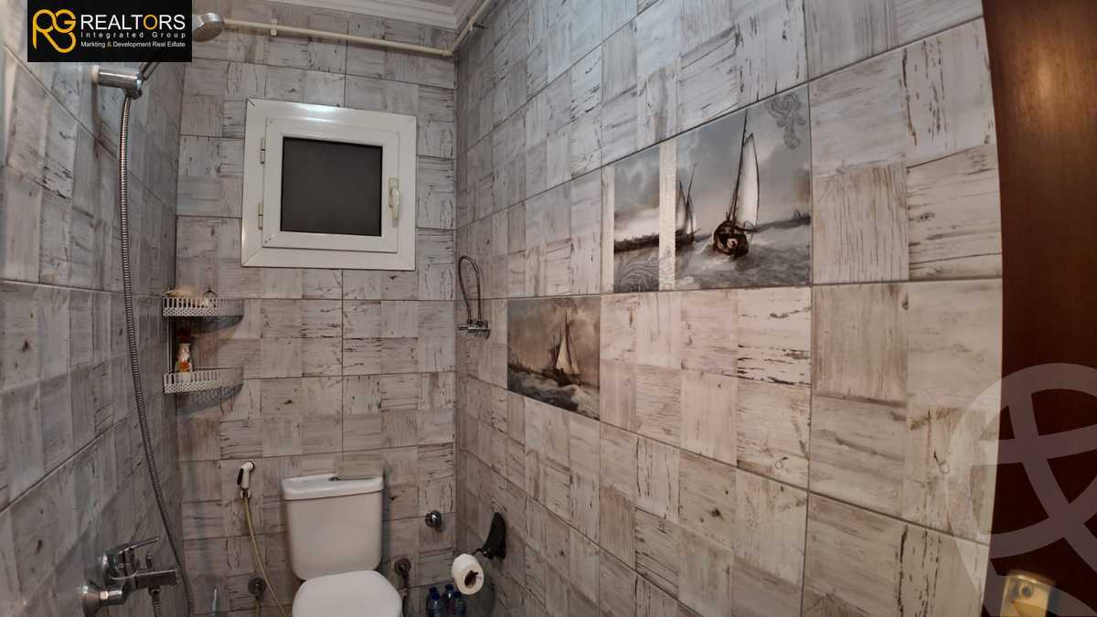 https://aqarmap.com.eg/en/listing/5510384-for-sale-cairo-6th-of-october-el-ahyaa-neighborhood-2nd-divided-from-al-kafrawei-st